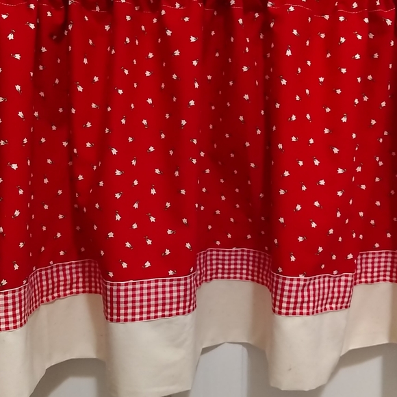 Cherry red and muslin handmade valances - Picture 2 of 4